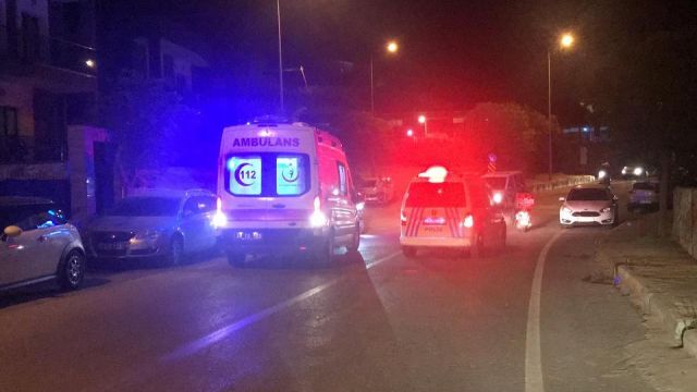 Urfa'da Otomobil Bariyerlere Çarptı: 4 Yaralı