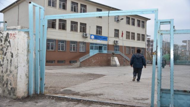 Çalınan Okul Kapısı Polis Tarafından Bulundu