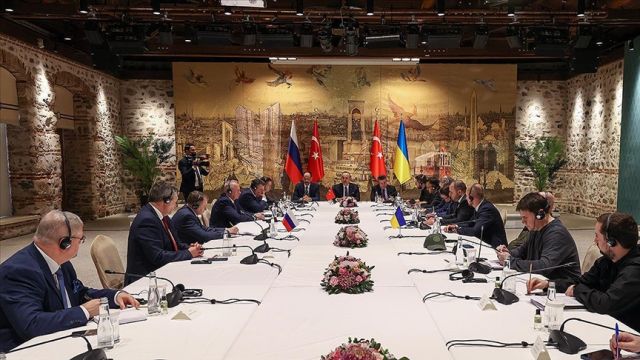 Rusya ve Ukrayna müzakeresi İstanbul’da yapıldı