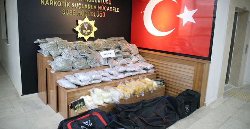 Urfa'da üniversiteye ait araçta 74 kilo uyuşturucu yakalandı!