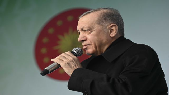 Erdoğan,Hukukçular göre ortak görüş: 'Aday olamaz!'