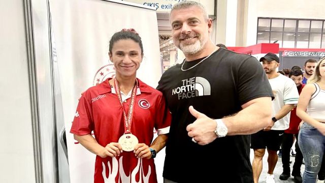 Urfa’lı fitness sporcusu Türkiye şampiyonu oldu