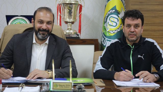 Şanlıurfaspor yeni teknik direktörüyle sözleşme imzaladı